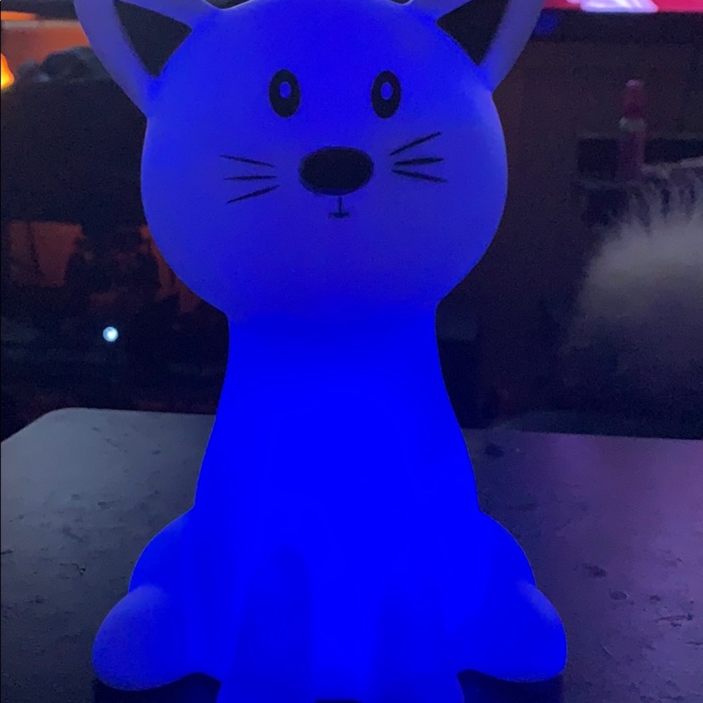 Color changing cat lamp - Picture 2 of 8